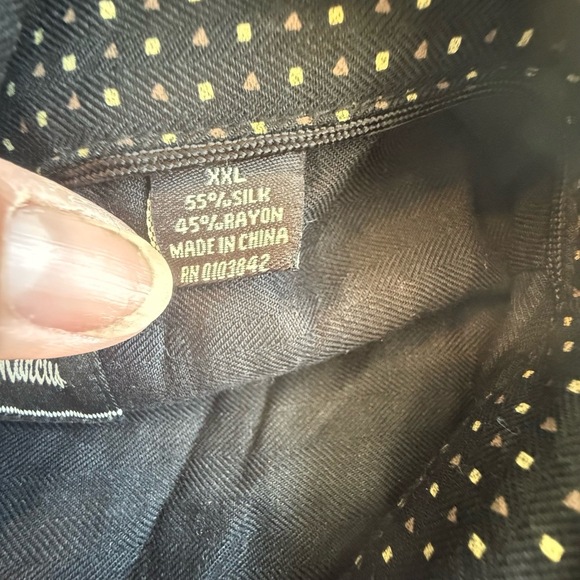 Neimus Marcus Mens Black shirt 2X Gold  & Brown Shapes Short Sleeve Silk Blend - Picture 5 of 10